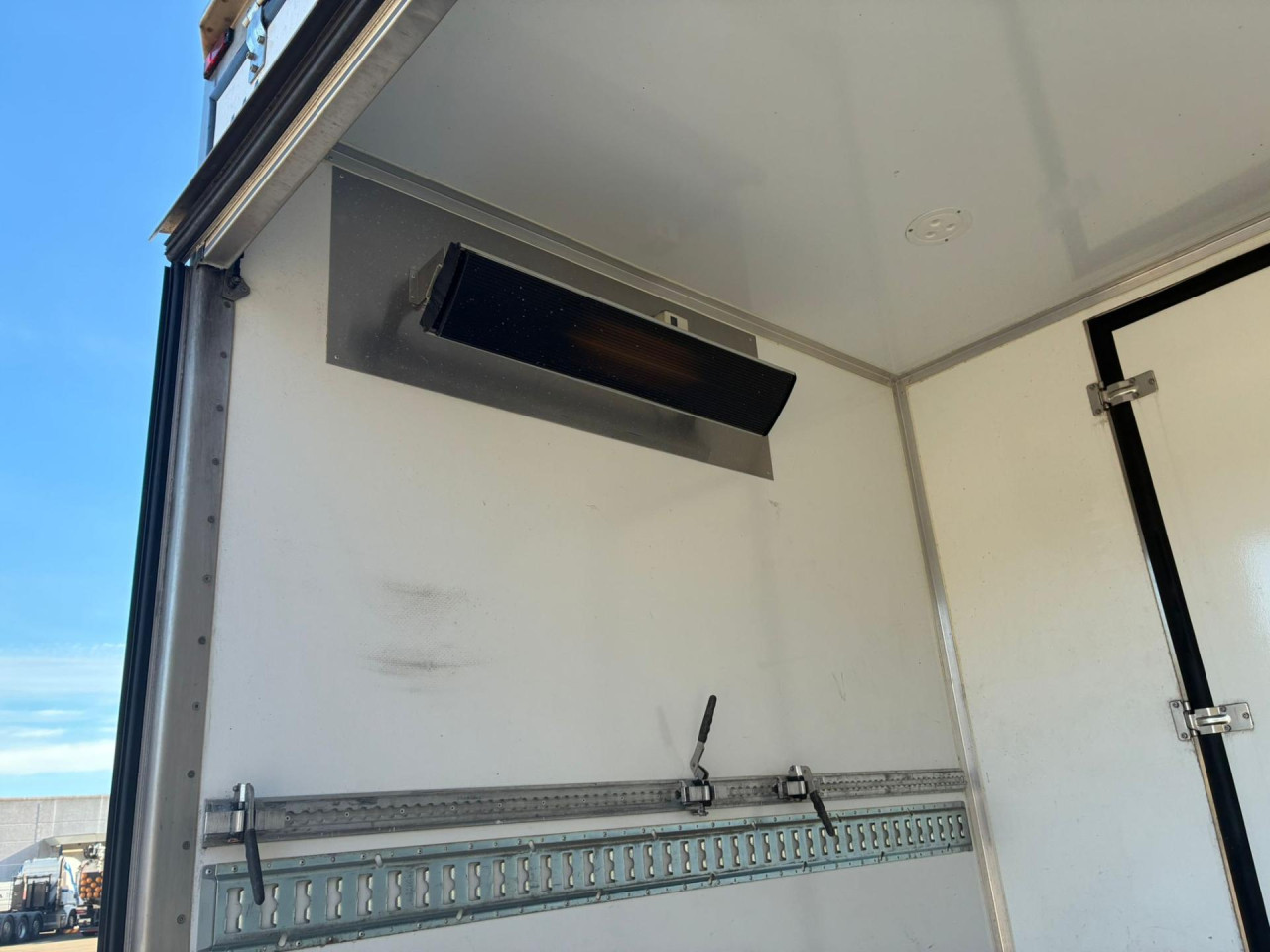 Scania P 250 DB4x2MNB - Kølebil