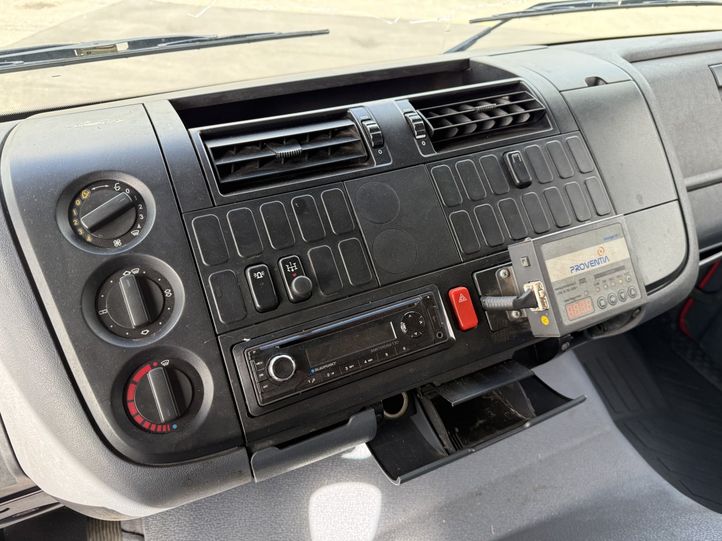 Mercedes Atego 1523 4x2 Slamsuger