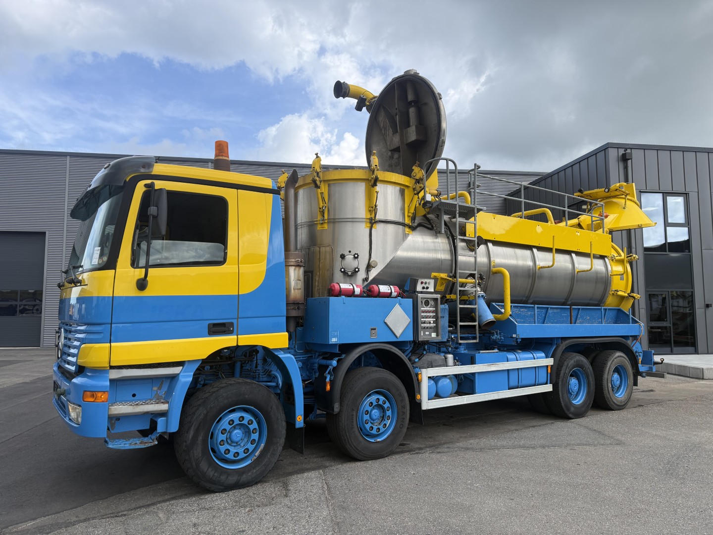 Mercedes Actros 4140 8x4 KOKS MEGAVAC 8000 ADR 13.500 l. Rustfri stål Tørsuger