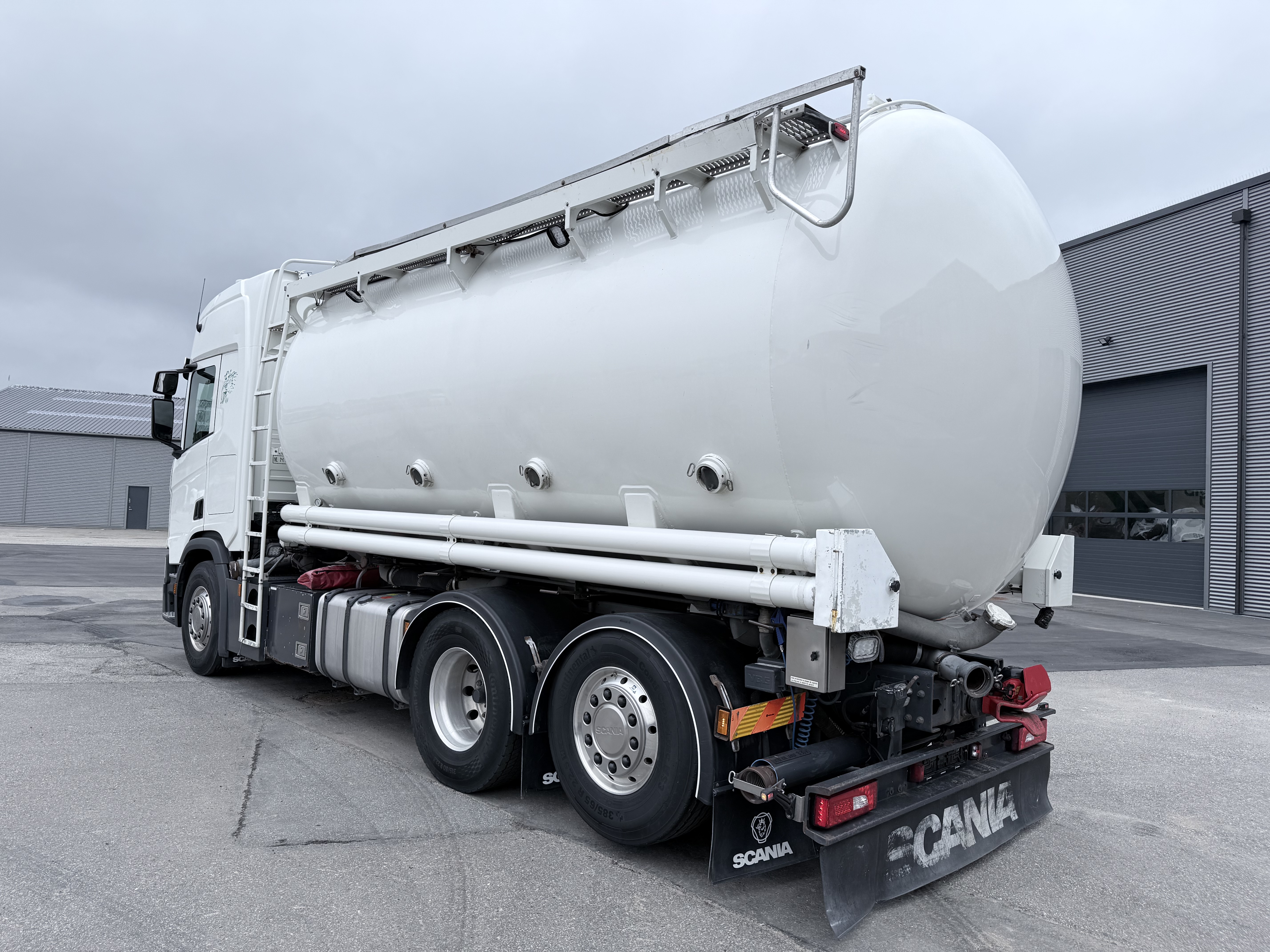 Scania R500 NGS CR20H 6x2 26 m3 Silo - Kompressor - Retarder