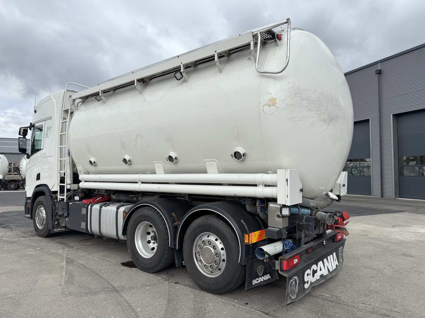 Scania R500 NGS CR20H 6x2 26 m3 Silo + HMK Bilcon Siloanhænger