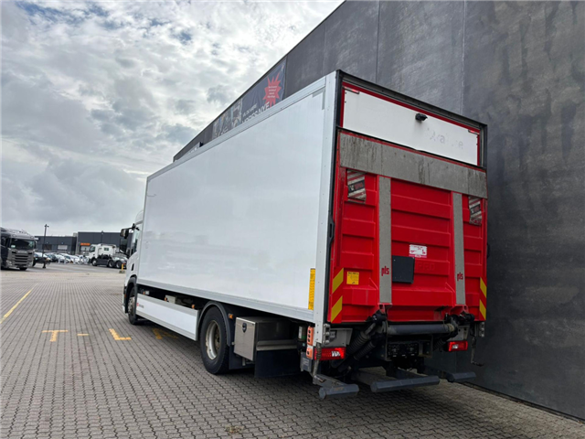 Scania P 280 B4x2NB Cooling