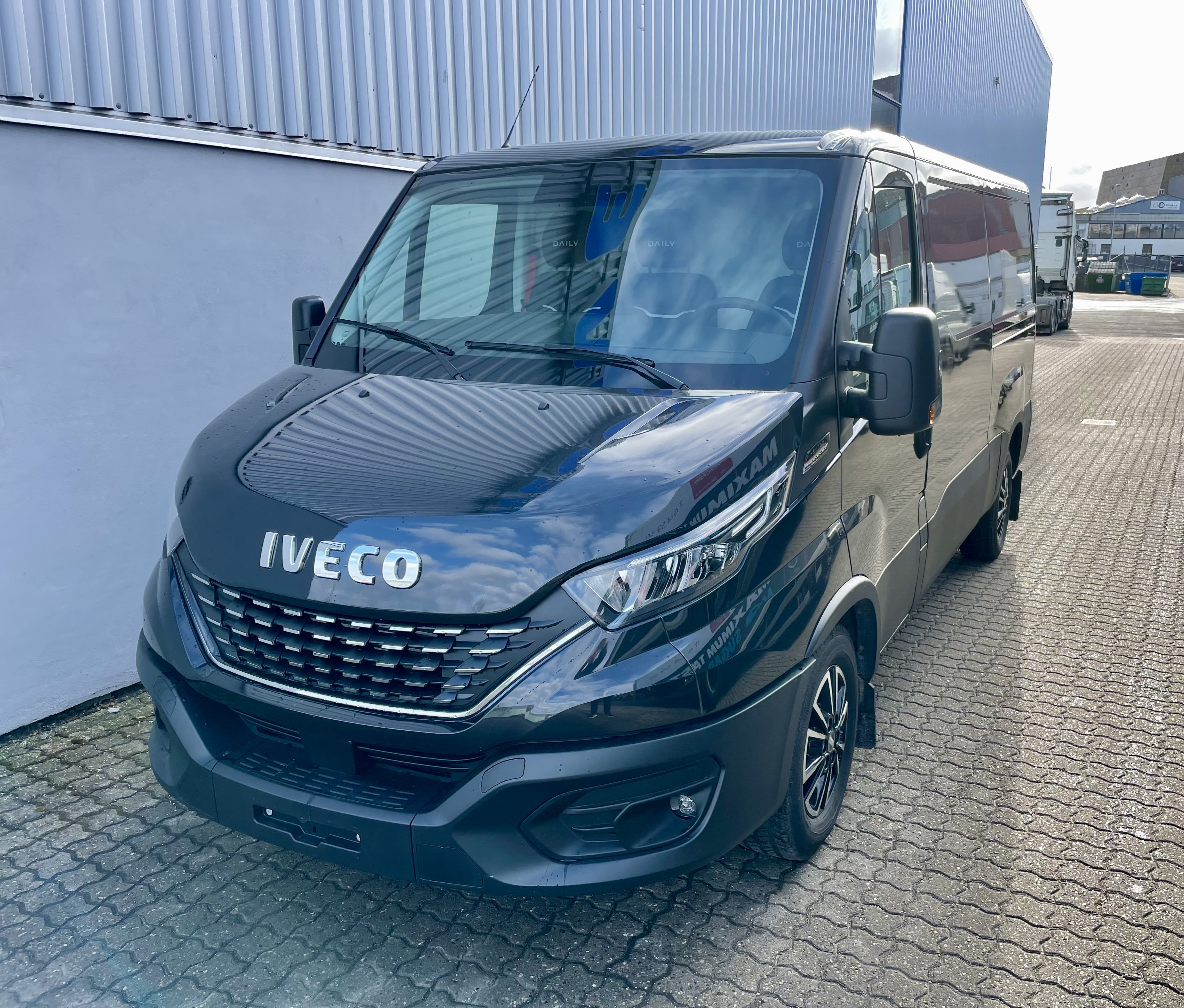 Iveco Daily 35S18HA8 9m3