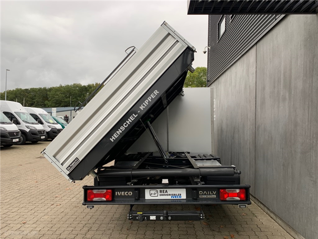 Iveco 35C18H A8 Dobbelkabine m. 3-vejs tip