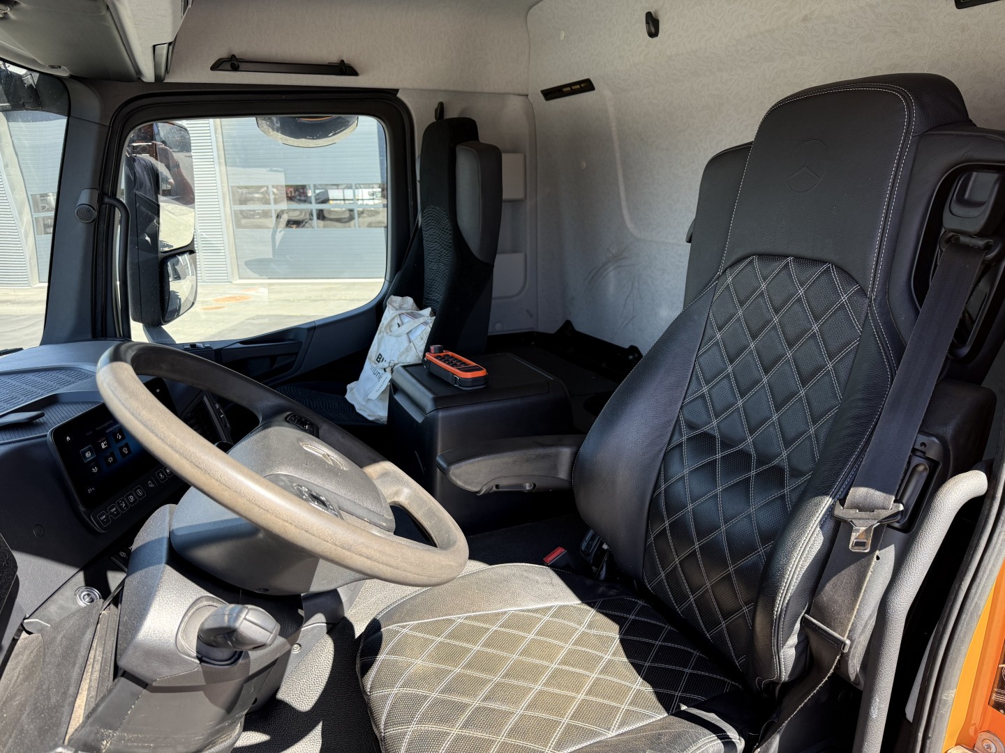 Mercedes Actros 1833 4x2 Bucher FlexLine C60