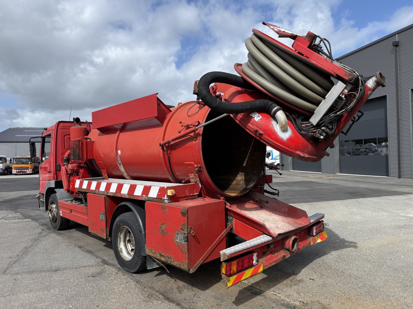 Mercedes Atego 1523 4x2 Slamsuger