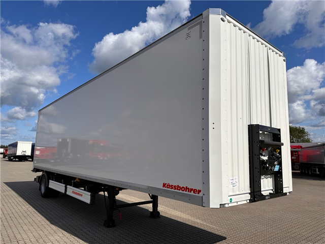 Kässbohrer Tridec, Dhollandia lift Boxtrailer