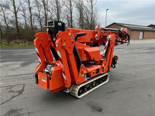 Jekko Minikran SPX527 med spil, fly-jib og glasmanipulator