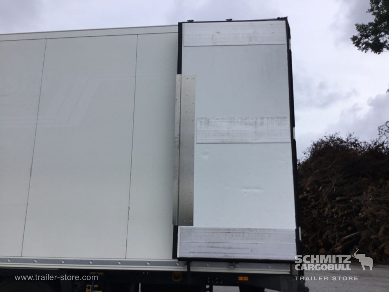 Schmitz Semi Reefer Meat hanging system