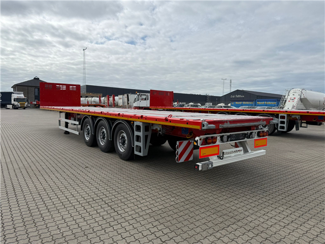 Kässbohrer 3 aks. SPB Flatbed