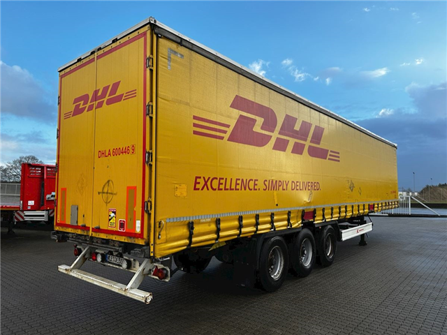 Kässbohrer Gardintrailer