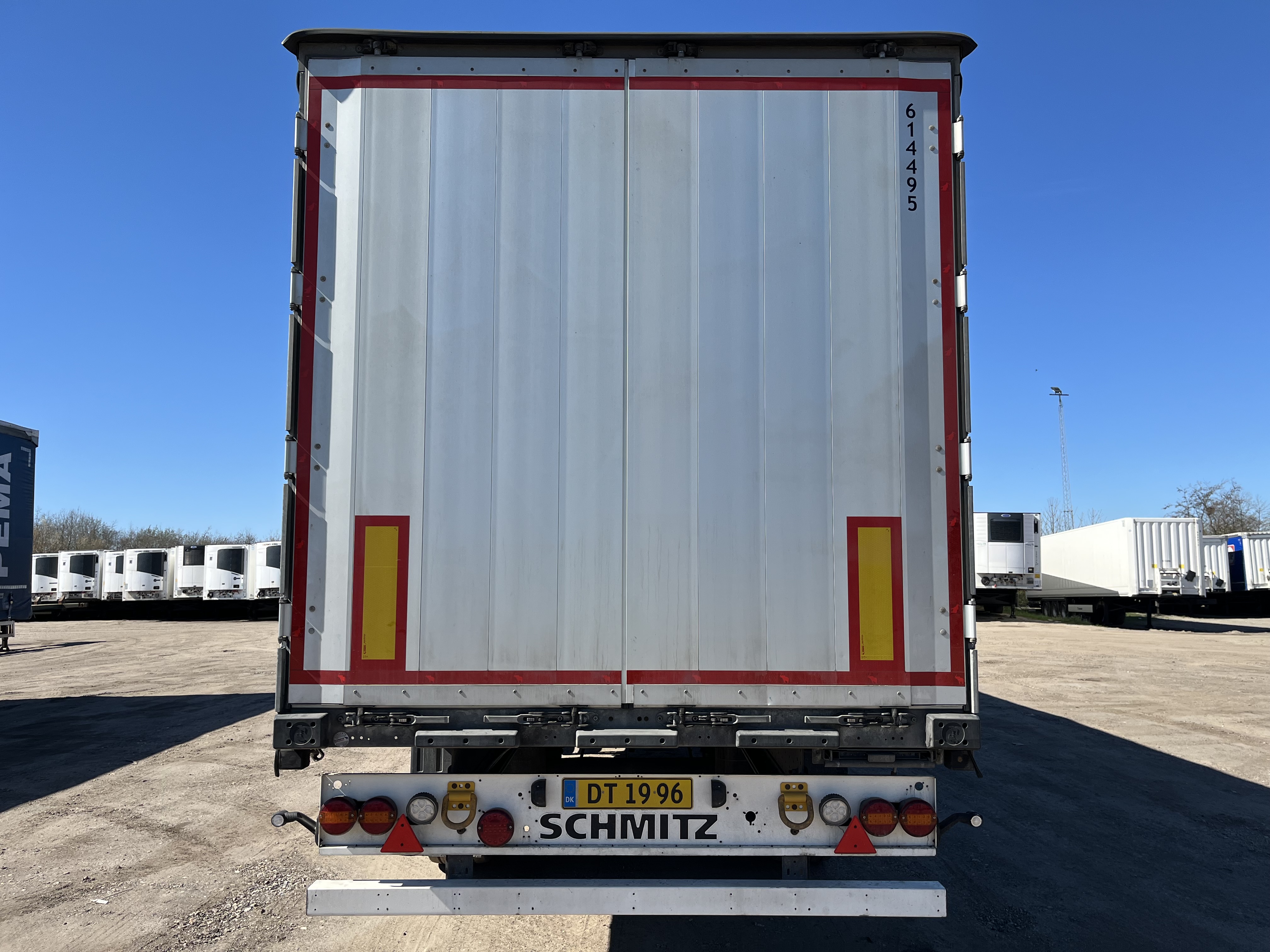 Schmitz Cargobull Gardin trailer m. hævetag