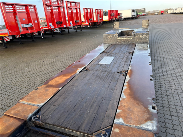 Kässbohrer SLL-2, Udtrækkelig, Tvangsstyring Nedbygget med seng