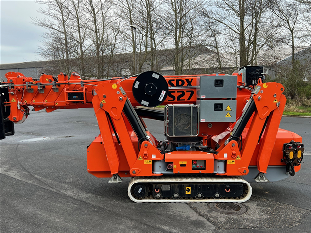 Jekko Minikran SPX527 med spil, fly-jib og glasmanipulator