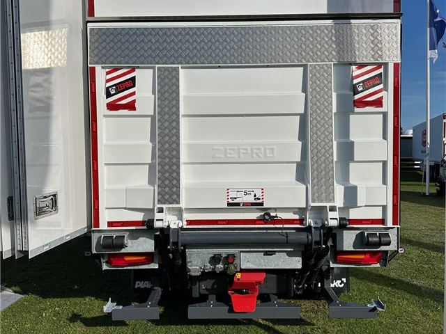 Piako - EMS1/EMS2 Fragtmandstrailer med lift & sideåbning med VBG Træk og Dolly.