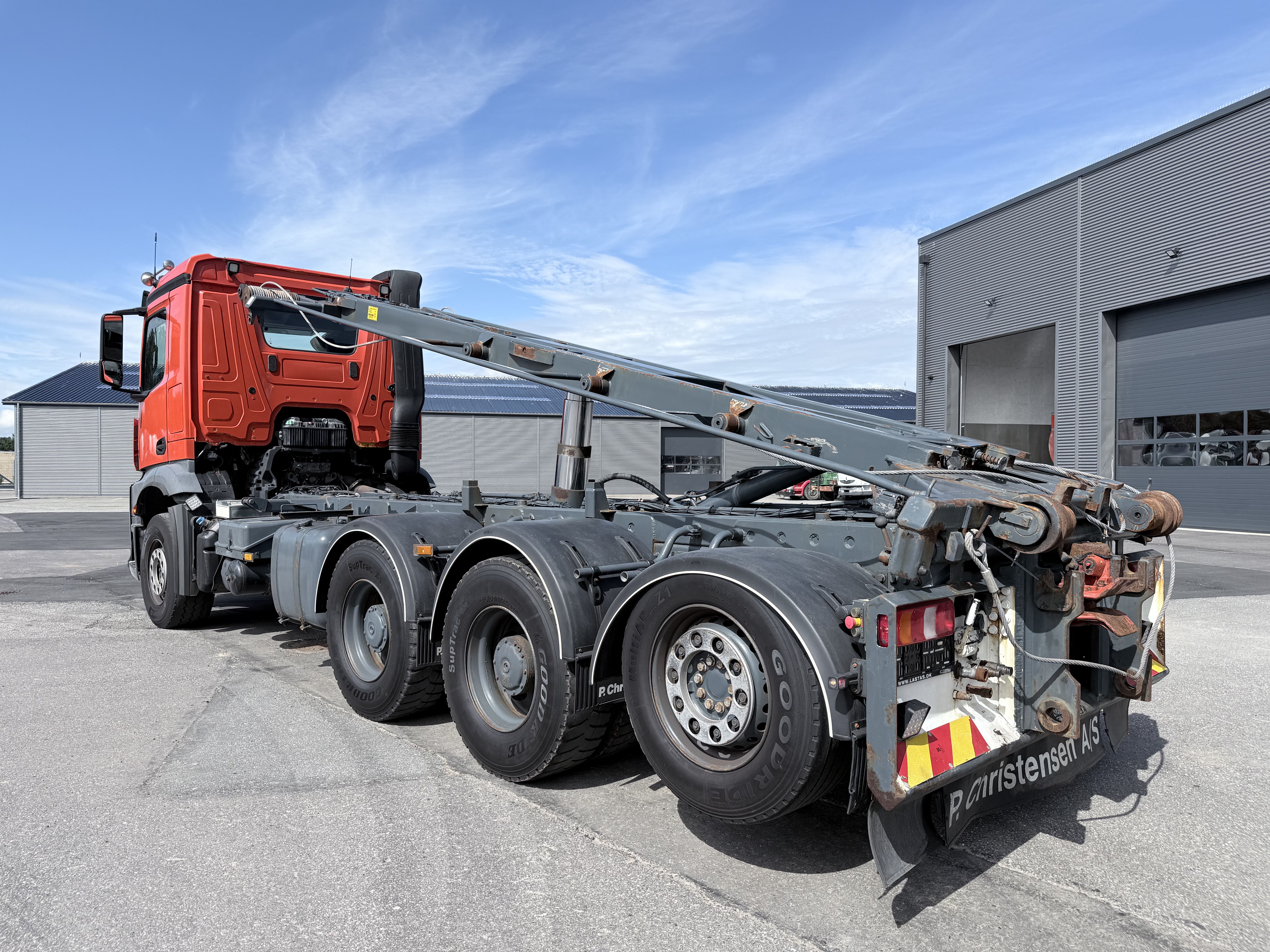 Mercedes Arocs 3251 8x4*4 Euro 6 Wirehejs