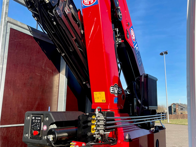 Iveco S-WAY AD190S34-E6e/FP Stillads