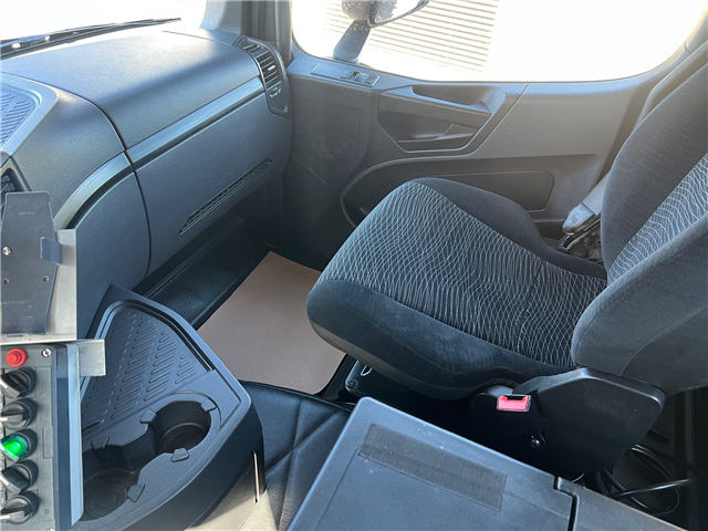 Mercedes 3251