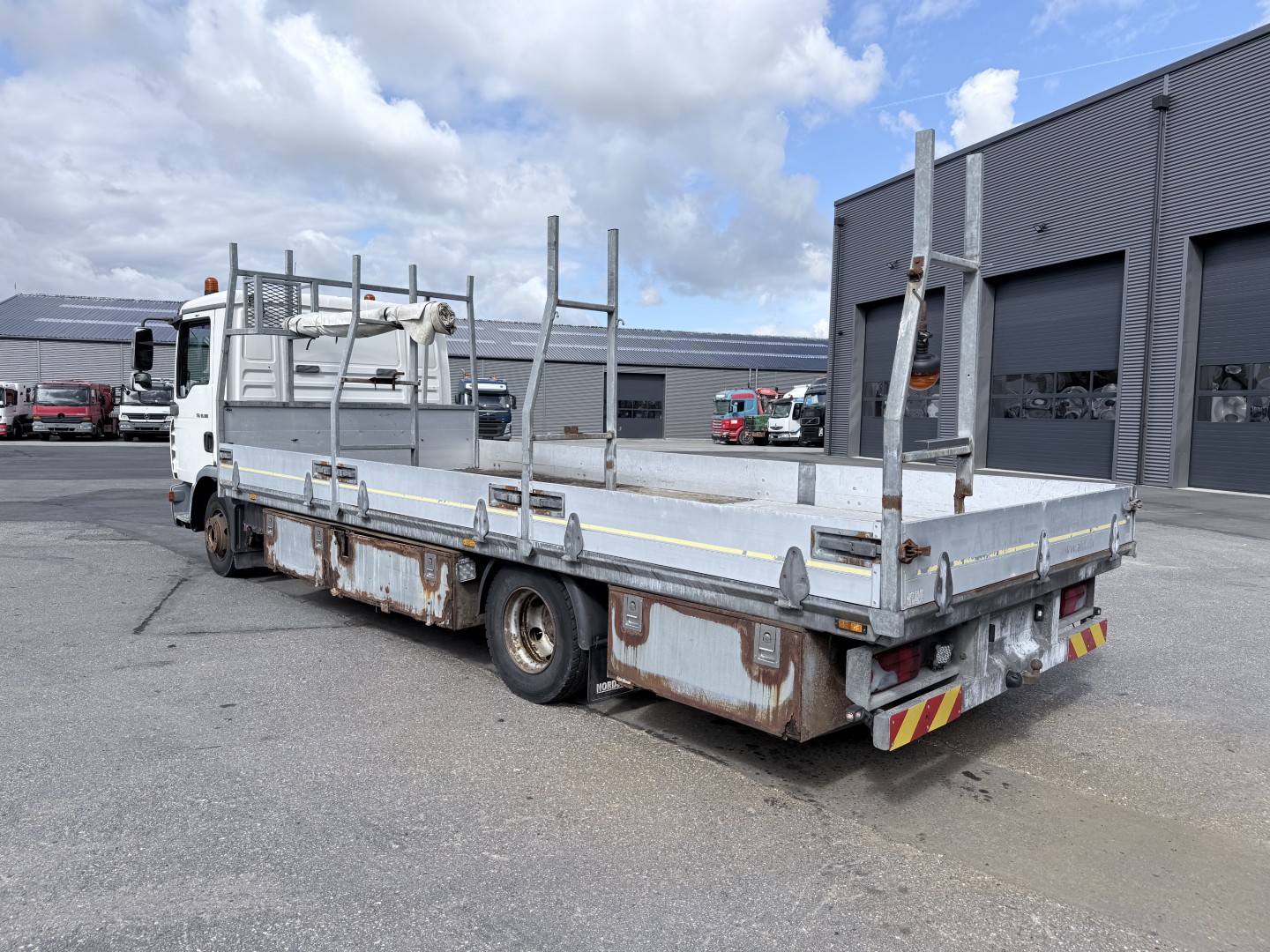 MAN TGL 10.180 4x2 6,20 m. lad