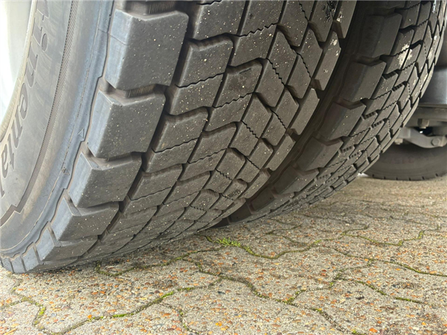 Scania P 250 B4x2NB Boks/lift