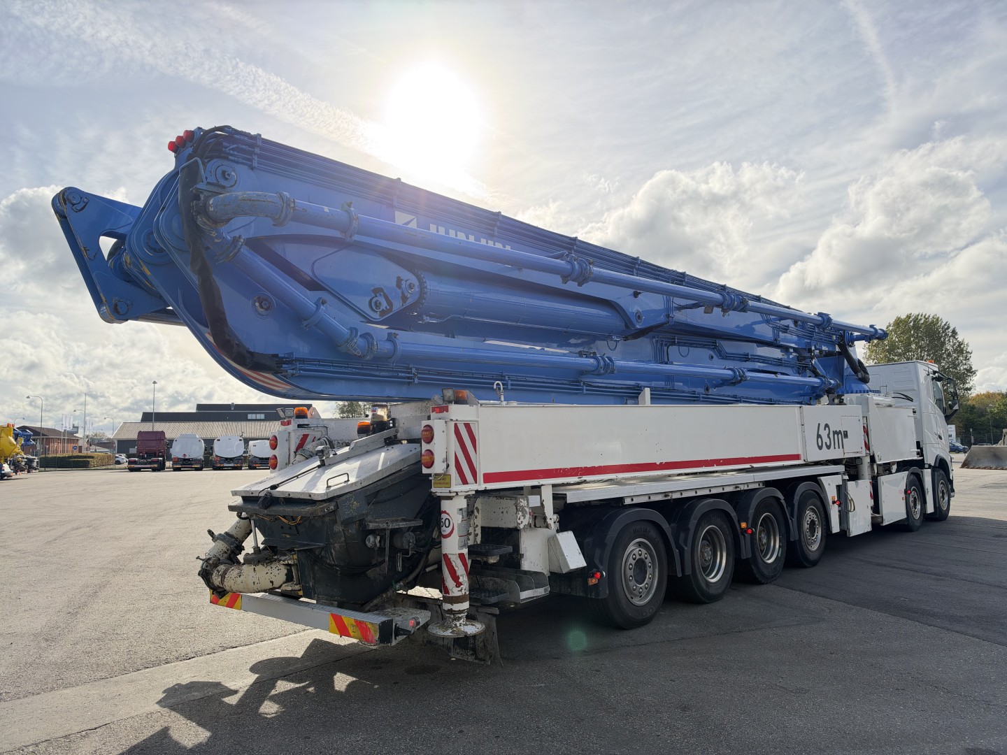 Volvo FH16/750 12x4/8 JUNJIN JJRZ 63 m. Betonpumpe