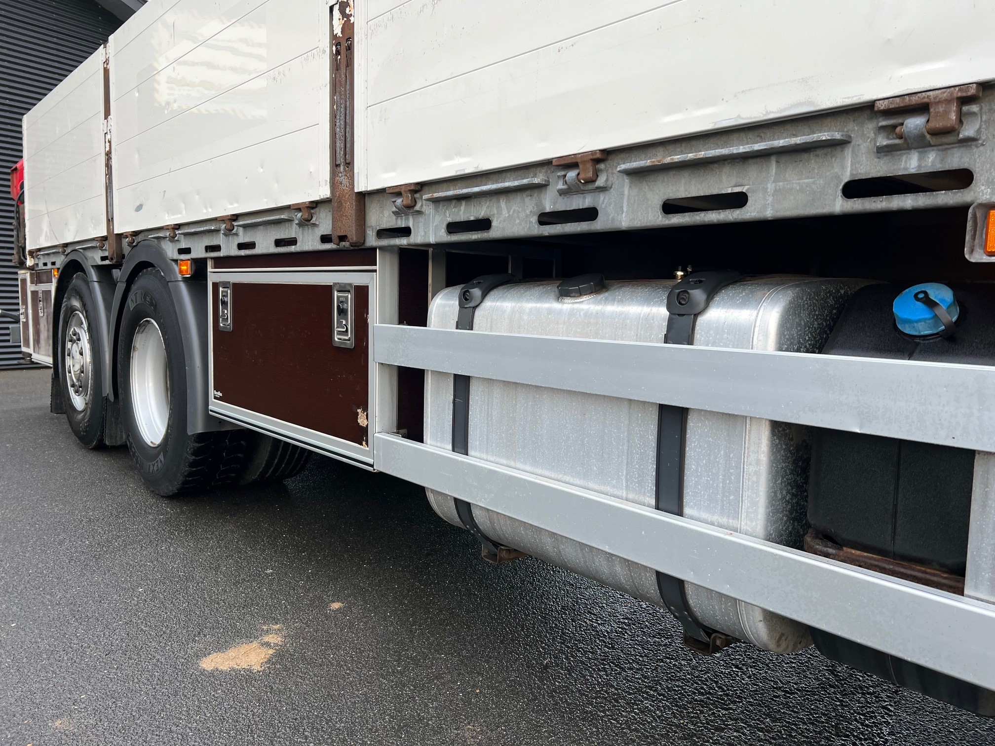 Scania G450 6X2*4 med HMF 2620 K5 kran