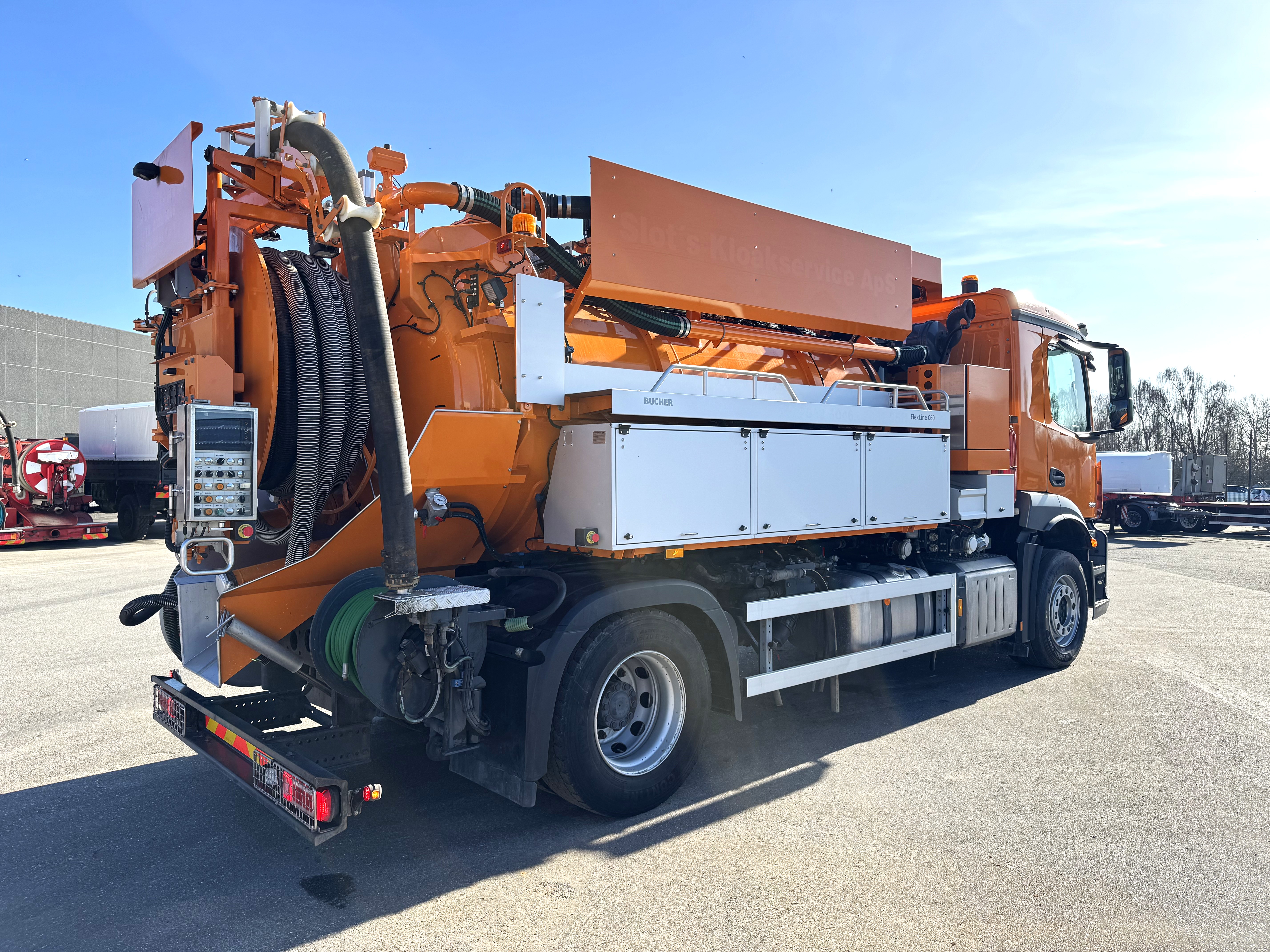 Mercedes Actros 1833 4x2 Bucher FlexLine C60