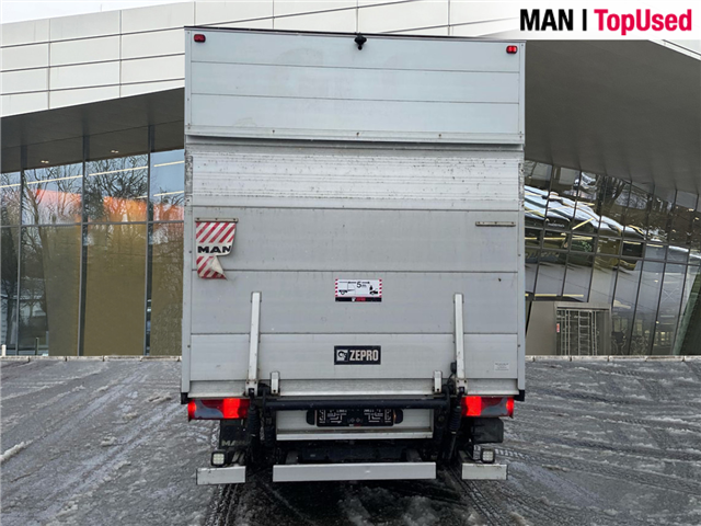 MAN TGE 3.180 4X2F SB