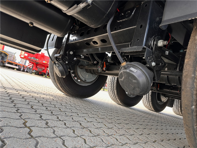 Kässbohrer Truckbeslag, Alusider, Hårdtræsbund