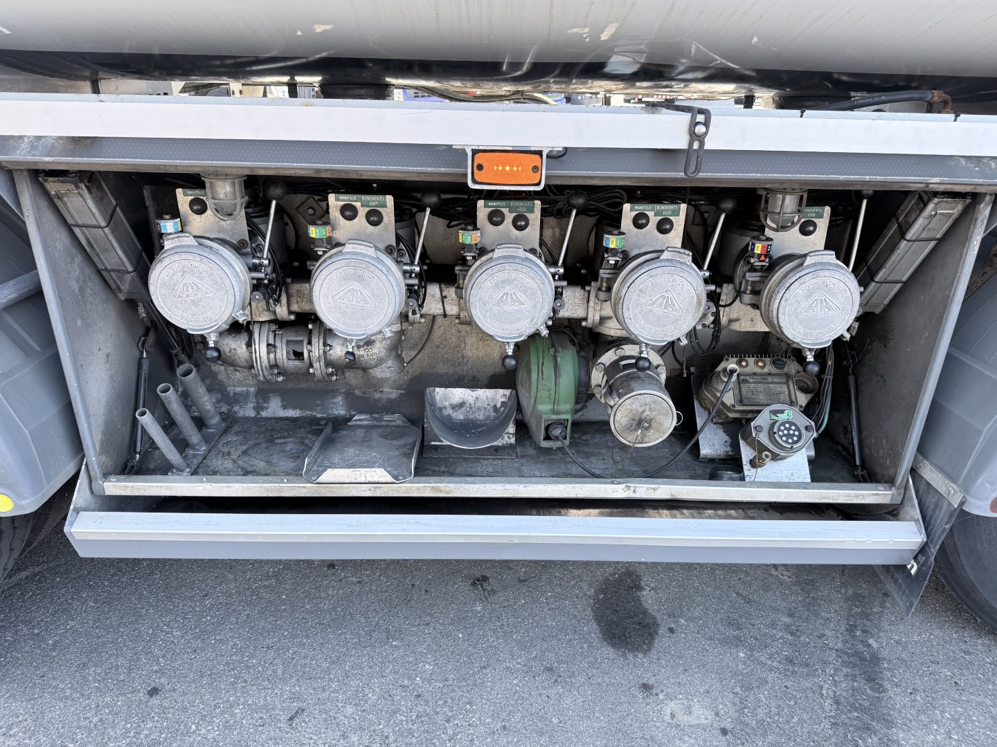 Volvo FM460 8x2*6 24.000 l. ADR Tank