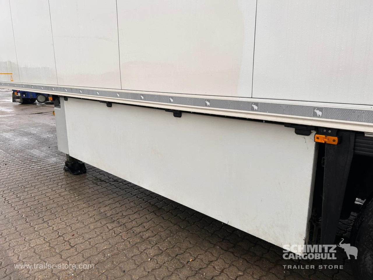 Schmitz Semi Reefer Meat hanging system