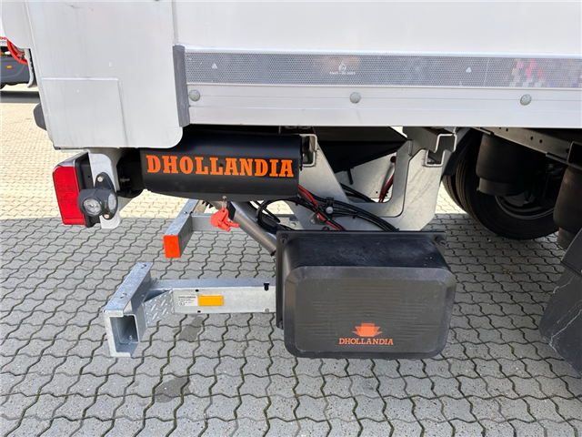 Kässbohrer Tridec, Dhollandia lift Boxtrailer