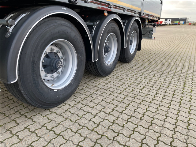 Kässbohrer SPS 3, Alusider Åben