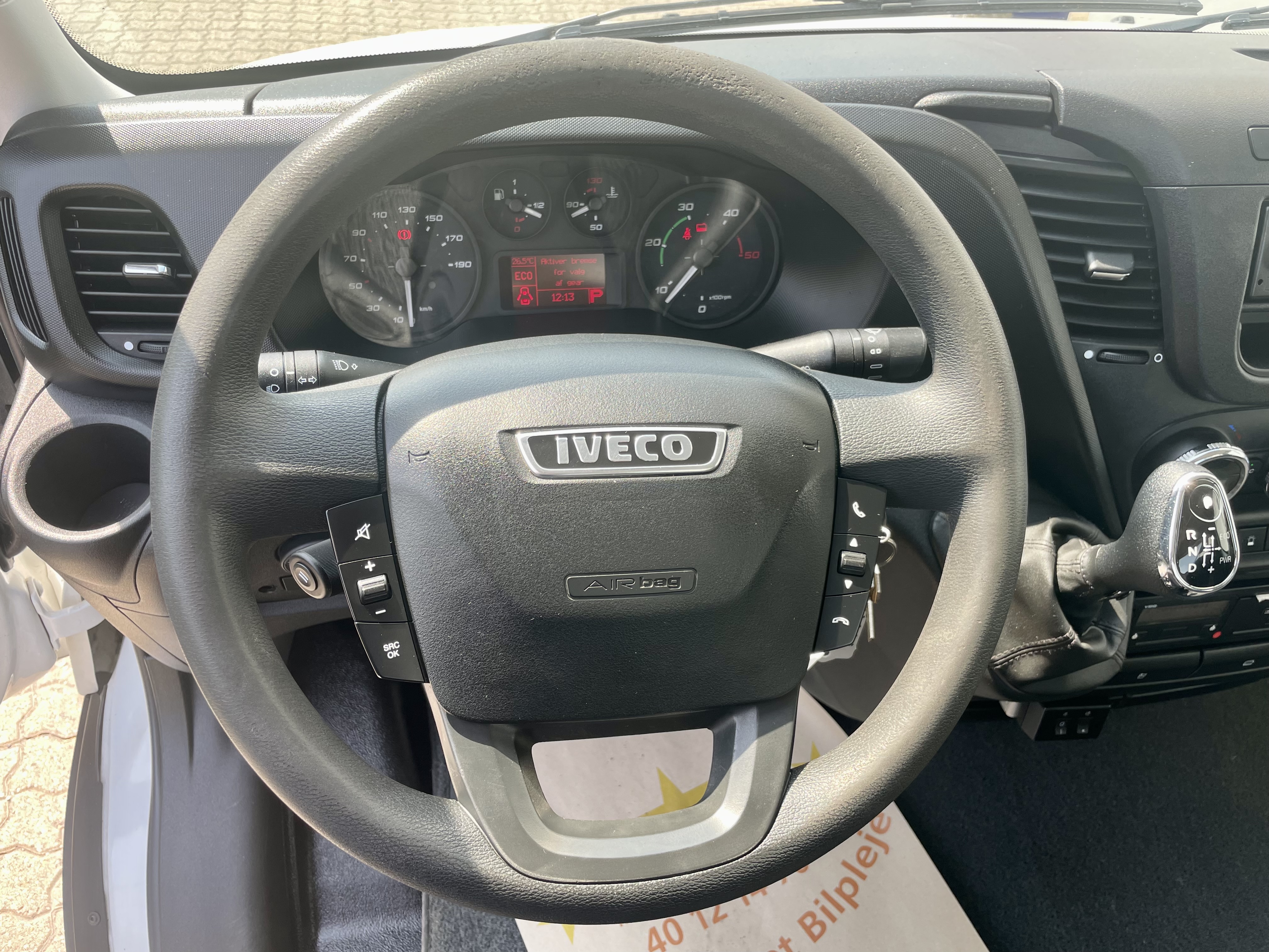 Iveco 35S17A8 knæklad