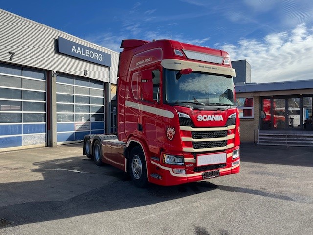 Scania R560