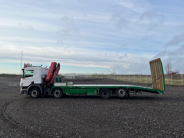 Scania P450 8X2*6 Knæklad + Kran HMF1820 – Machinetransporter