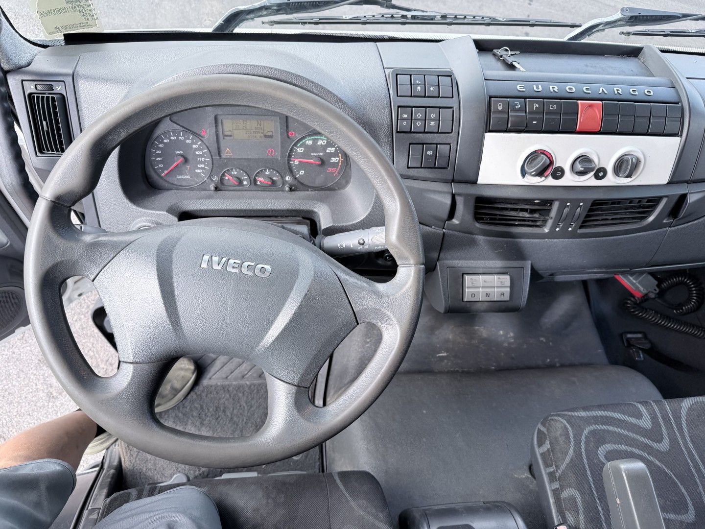 Iveco EuroCargo 180E32 4x2 Schmitz / Thermo King T-1200R Spectrum