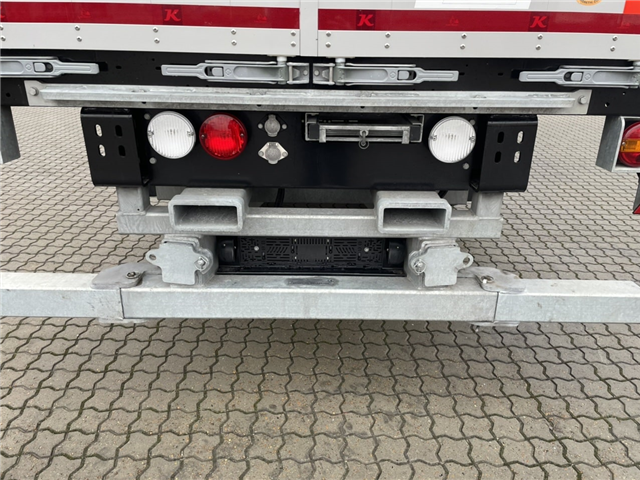 Kässbohrer Truckbeslag, Plywood bund Gardin