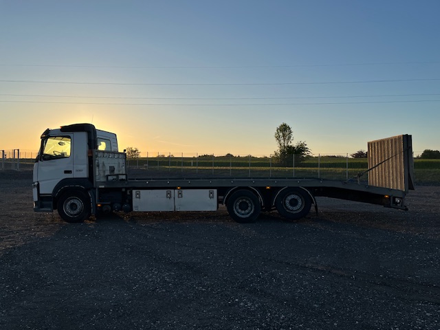Volvo FM 330 6X2*4 Maskintransporter – Knæklad