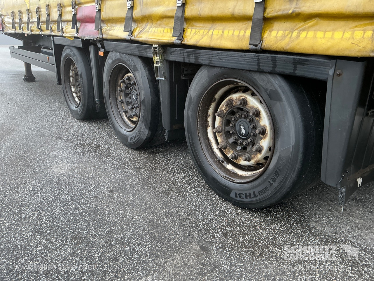 Schmitz Semi Curtainsider Mega