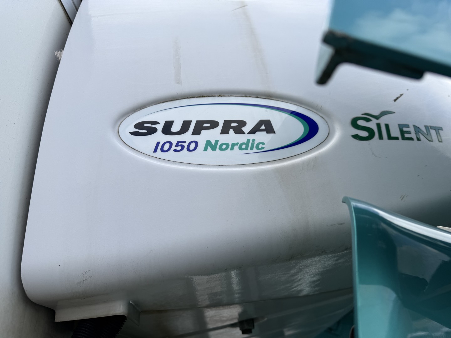 Volvo FM330 6x2*4 Carrier Supra 1050 Nordic
