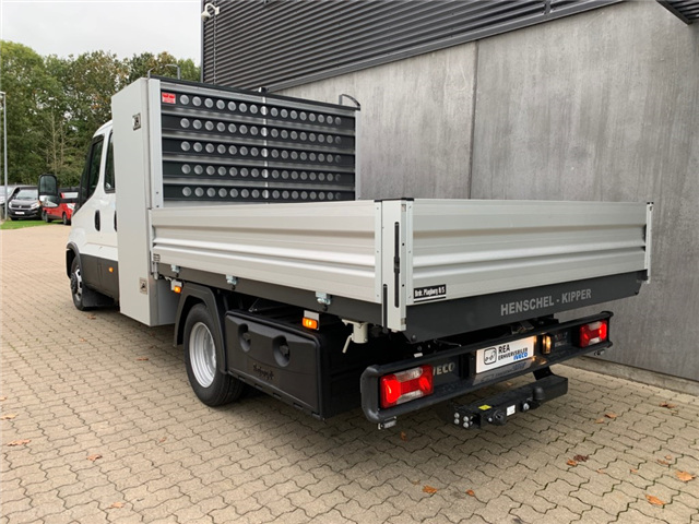 Iveco 35C18H A8 Dobbelkabine m. 3-vejs tip