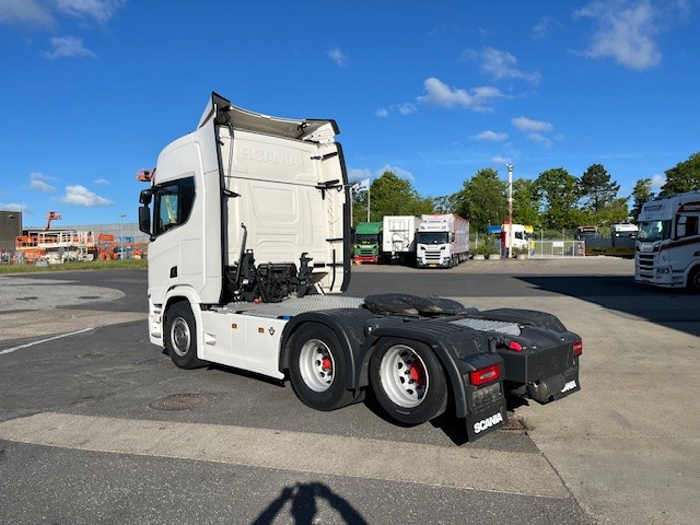 Scania R590