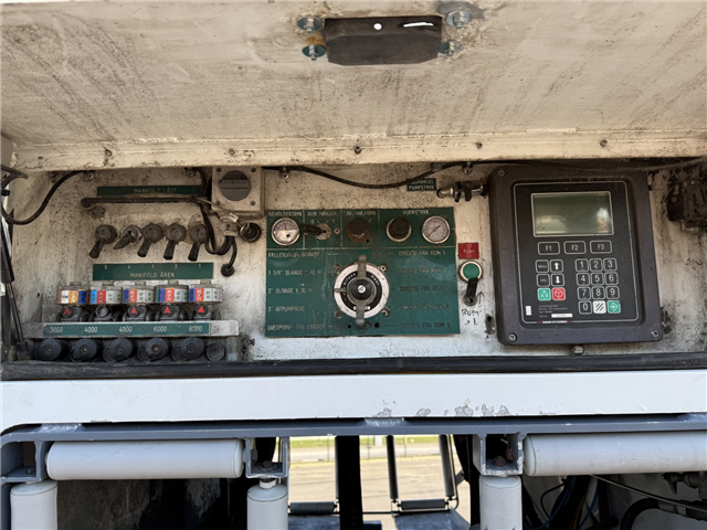 Volvo FM460 8x2*6 24.000 l. ADR Tankbil