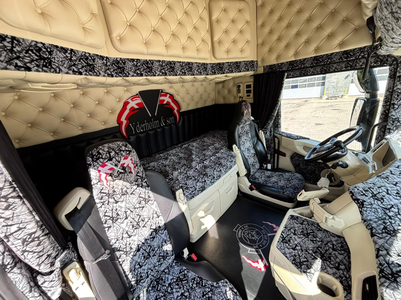 Scania R 560 A6x2NB