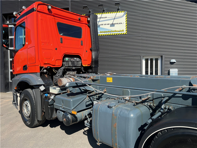 Mercedes 3251