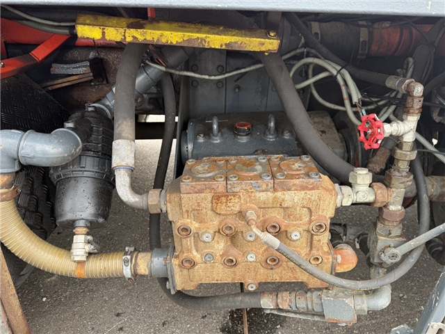 Scania P94/260 4x2 NZ SLS590 Kombi 8.400 l.