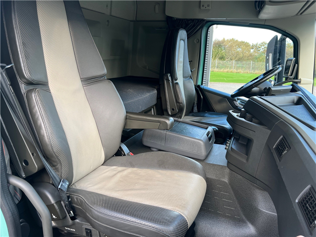 Volvo FM500 Globe hejs