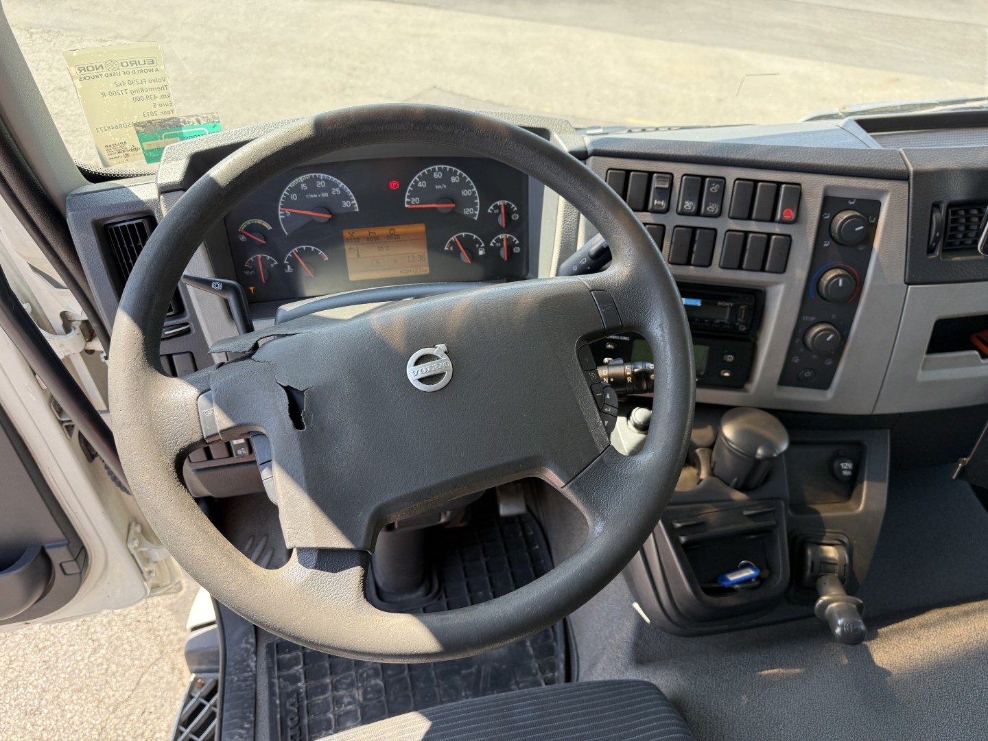 Volvo FL290 4x2 ThermoKing T1200-R Euro 5