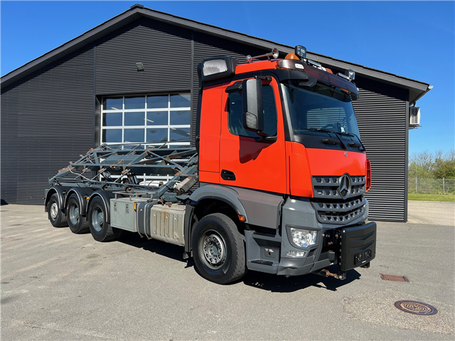 Mercedes 3251